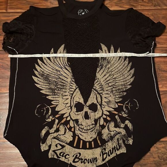 Trunk LTD Zac Brown Distressed Lace Sheer Mesh Detailing Black Graphic Shirt - Picture 6 of 13